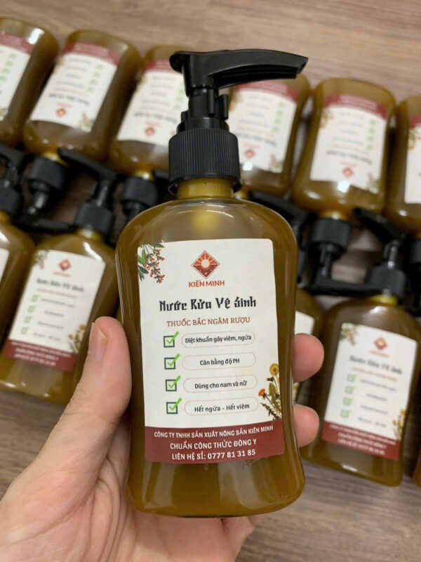 dung dich ve sinh nam 100ml