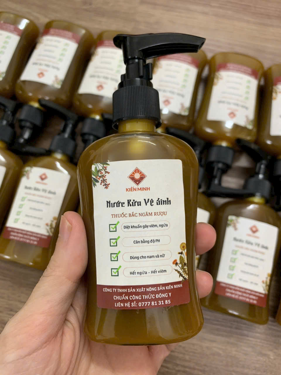 dung dich ve sinh nam 100ml